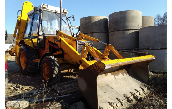 трактор JCB 3CX