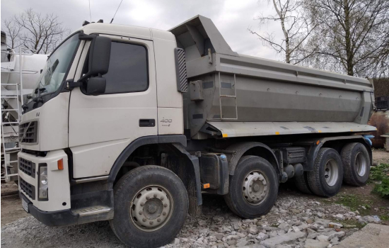 самосвал VOLVO